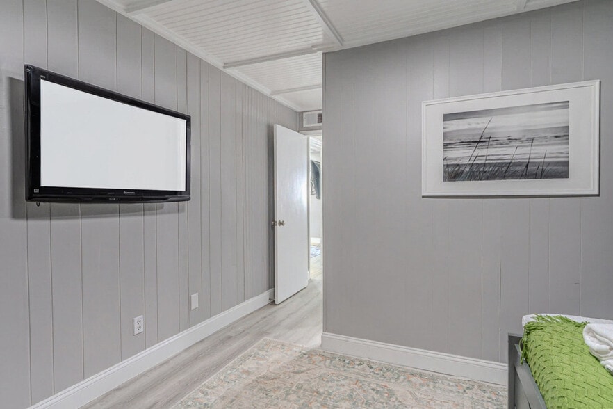 Building Photo - 21 Lagoon Rd