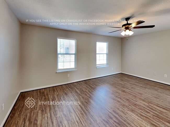 Building Photo - 3827 Middlecrest Ln