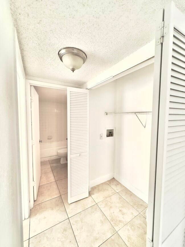 Building Photo - 1461 Windorah Way