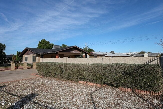 Building Photo - 93 S 95th St