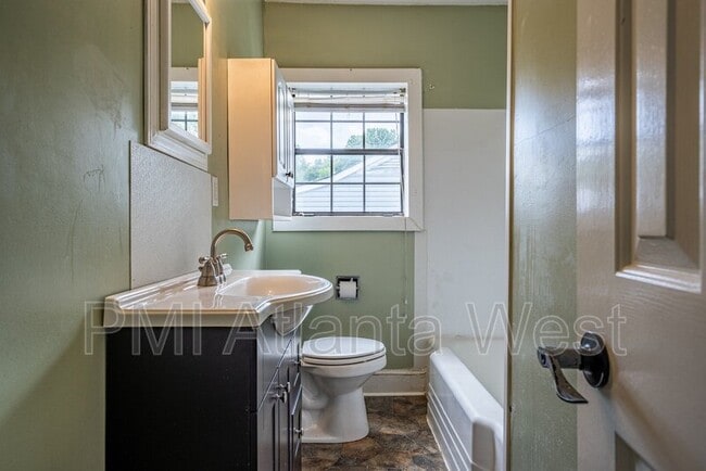 Building Photo - 2990 Jonquil Dr