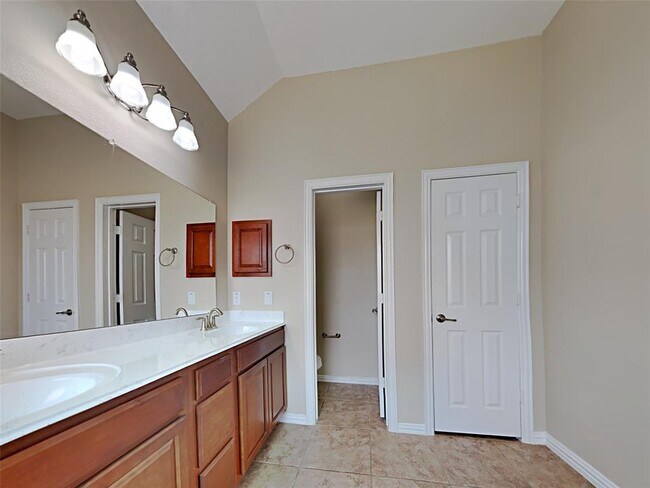 Building Photo - 5206 Southern Orchard Ln