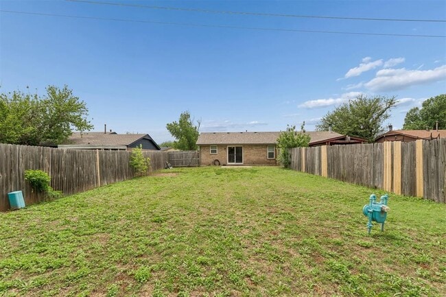 Building Photo - 2905 SW 82nd St