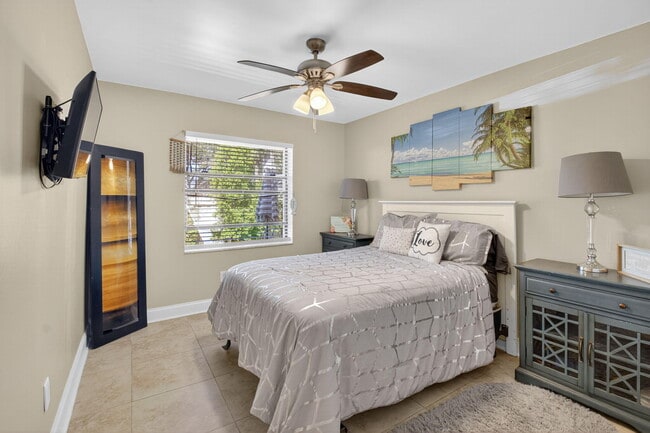 Building Photo - 190 Temple Ave