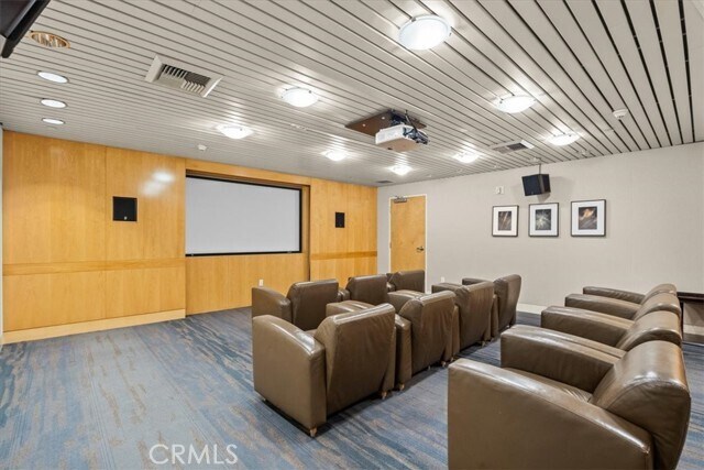 Building Photo - 13600 Marina Pointe Dr