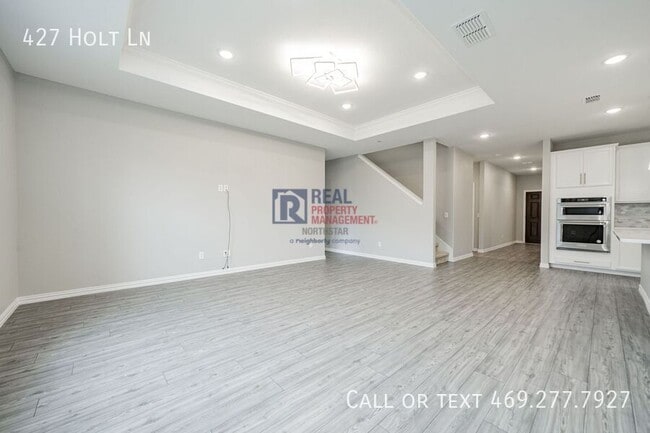 Building Photo - 427 Holt Ln