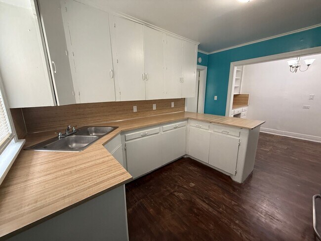 Building Photo - 2814 E Admiral Ct