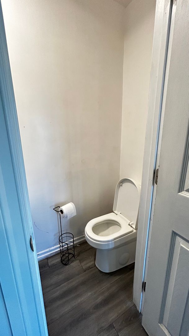 Building Photo - 306 W Sunkist St