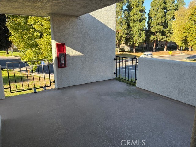 Building Photo - 2280 Via Mariposa W