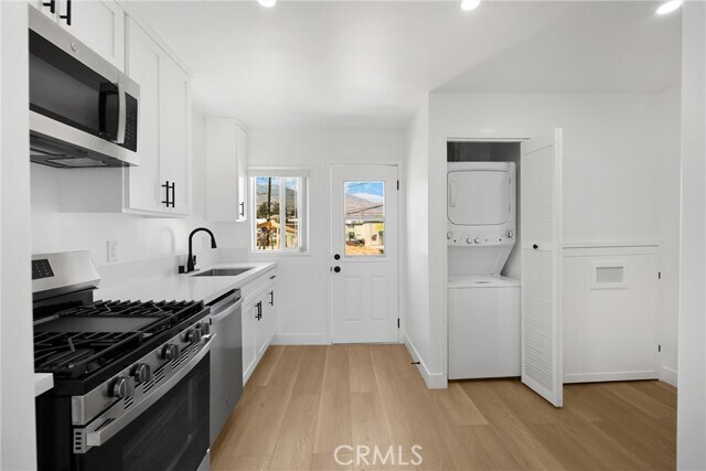 Building Photo - 15 Christina St