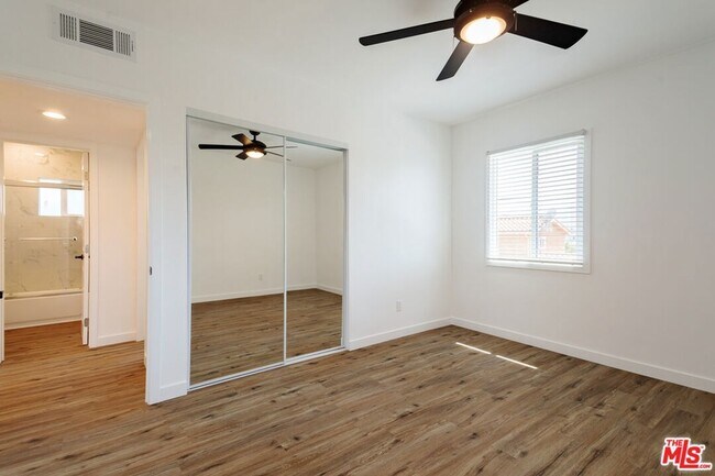 Building Photo - 1812 W Glenoaks Blvd