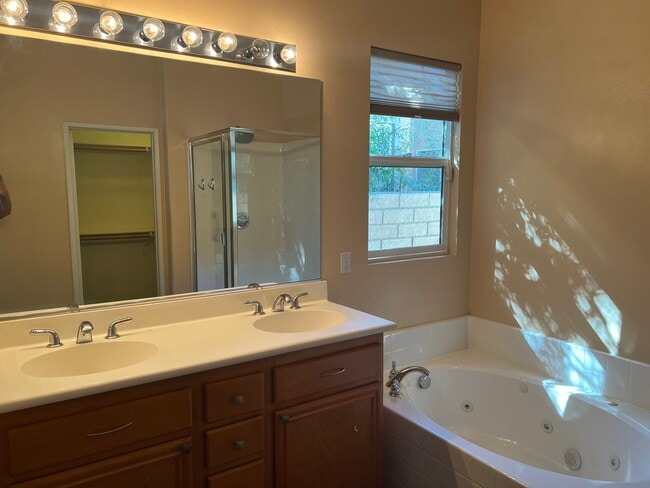 Building Photo - 82755 Scenic Dr