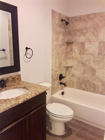 Building Photo - 2811 Walnut St