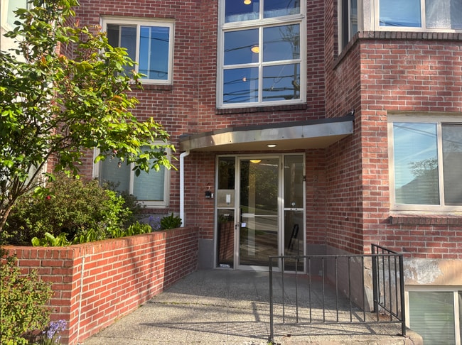 Primary Photo - The Norman Apartments
