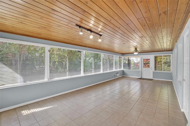 Building Photo - 3107 S Emerson St