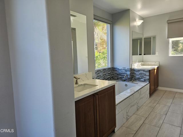 Building Photo - 7454 Chanteclair Ct