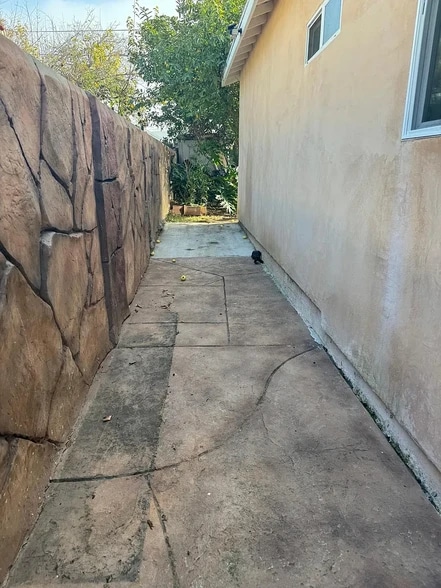 Building Photo - 648 Molinar Ave