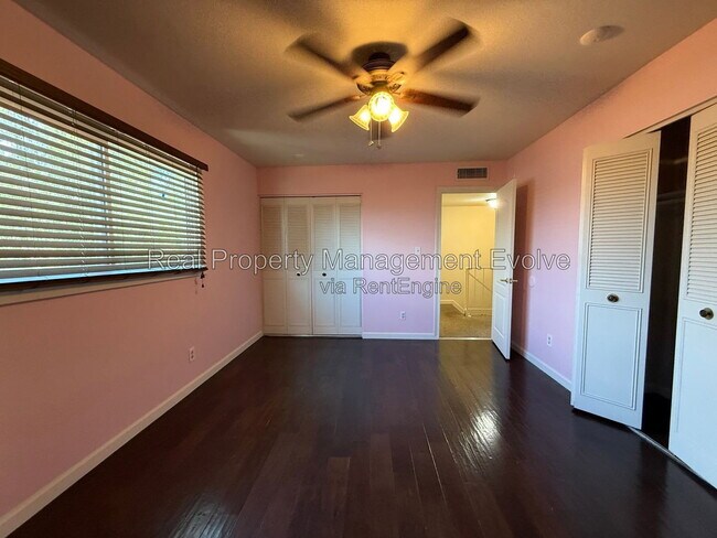 Building Photo - 4709 N 26th Ln