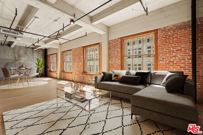 Building Photo - 808 S Broadway