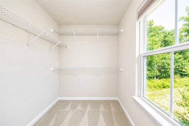 Building Photo - 141 Stegg St