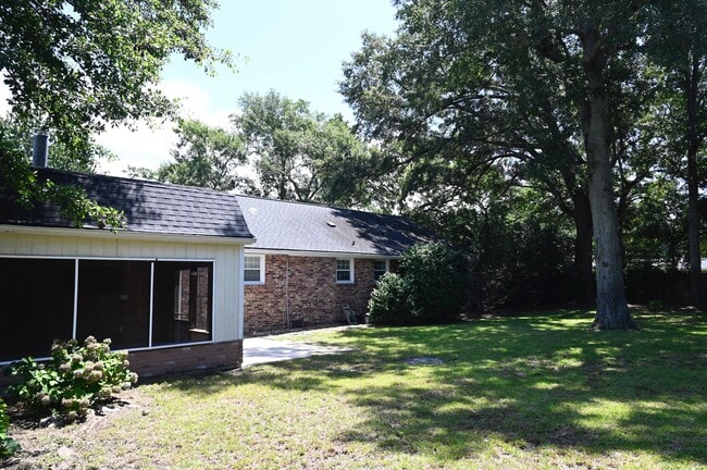 Building Photo - 1265 Penny Cir