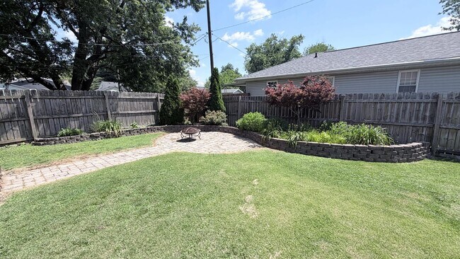 Building Photo - 1630 S Walnut Ln