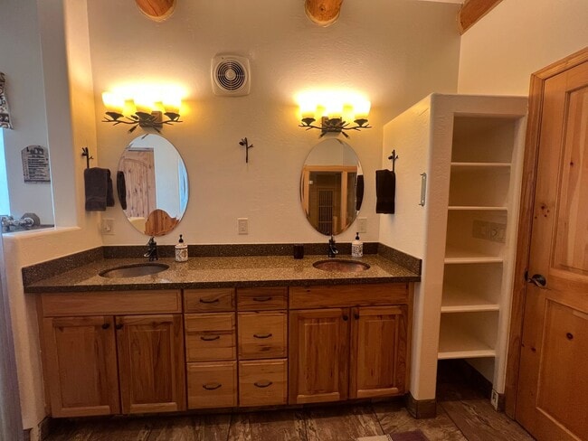 Building Photo - 3 Bedroom, 2.5 Bath Mountain Home on 1 Acre