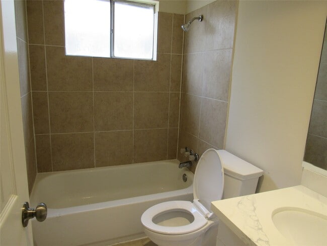 Building Photo - 7623 Silver Cloud Ln