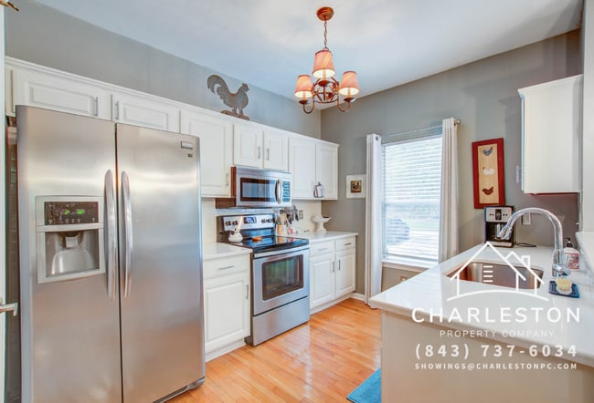 Building Photo - **FULLY FURNISHED TWO BEDROOM CONDO, UTILITIES INCLUDED!**