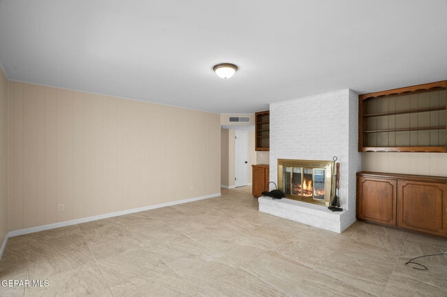 Building Photo - 10337 Galahad Way