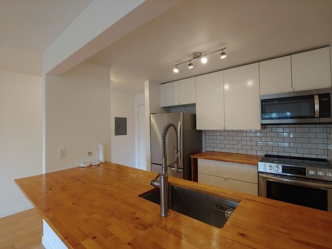 Building Photo - 1740 NE 86th St