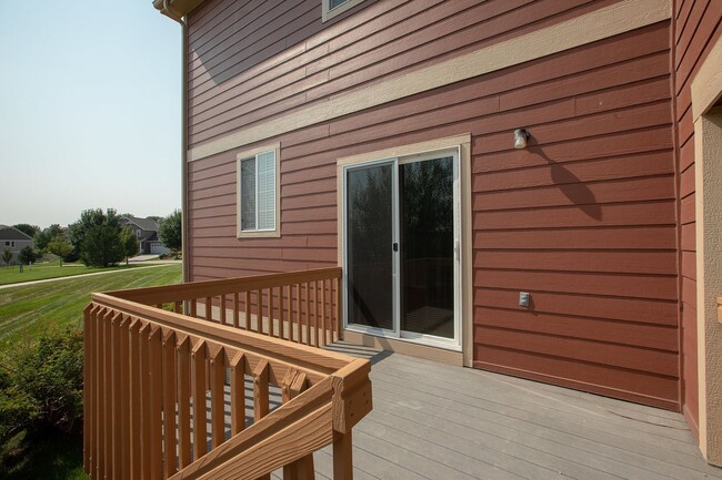 Building Photo - 3232 Chase Dr