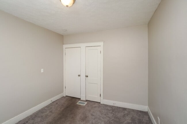 Building Photo - 656 S 42nd St