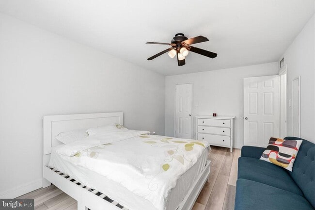 Building Photo - 3904 Fenwick Ln