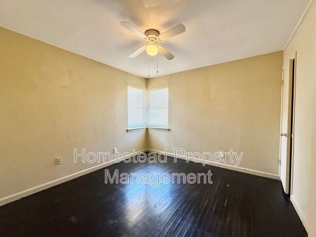 Building Photo - 4208 NW 21st St