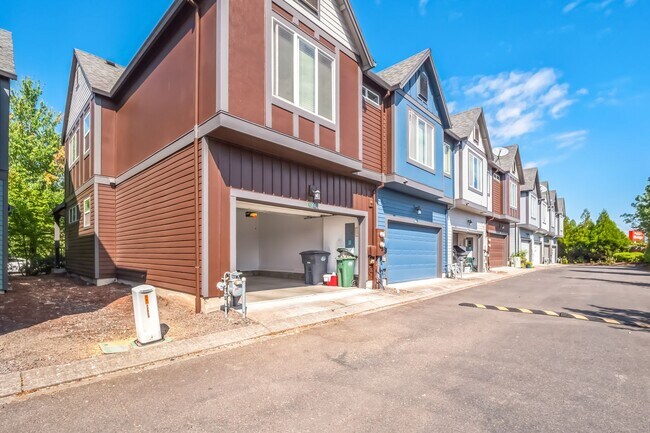 Building Photo - 1050 SE Alika Ave