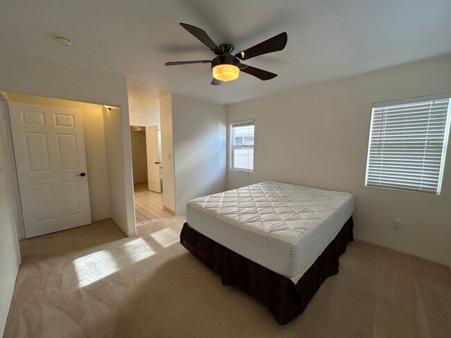 Building Photo - Large Ocean Pointe Home with In-Law Suite,...