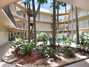 Building Photo - 8065 SW 107th Ave