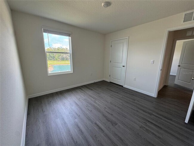 Building Photo - 36033 Sunflower Hl Dr