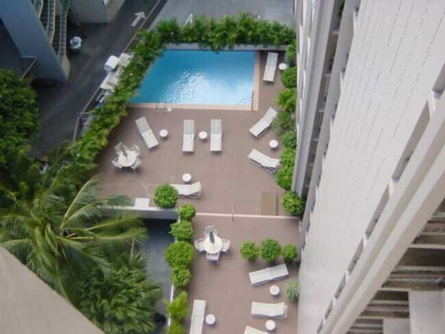 Building Photo - Beautiful 2 Bedroom and 2 Bath Apartment i...