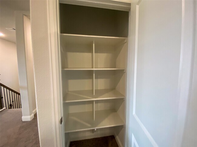 Building Photo - 10011 Serenity Grv Dr
