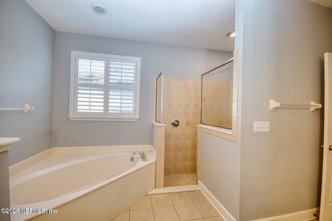 Building Photo - 1440 S Burgandy Trail