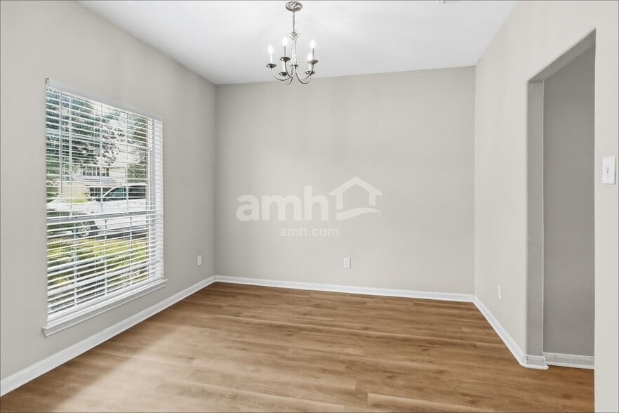Building Photo - 12926 Pine Meadows St