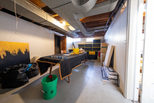 Building Photo - 3957 Ewing Ave S