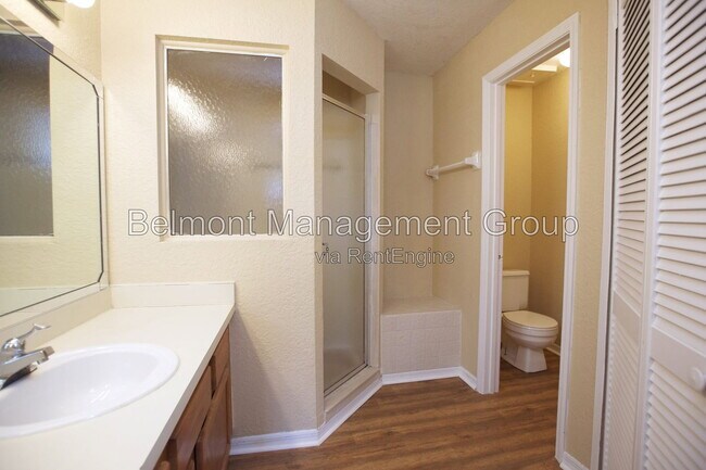 Building Photo - 2941 Antique Oaks Cir