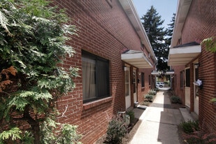 Building Photo - 421 Franklin Ave