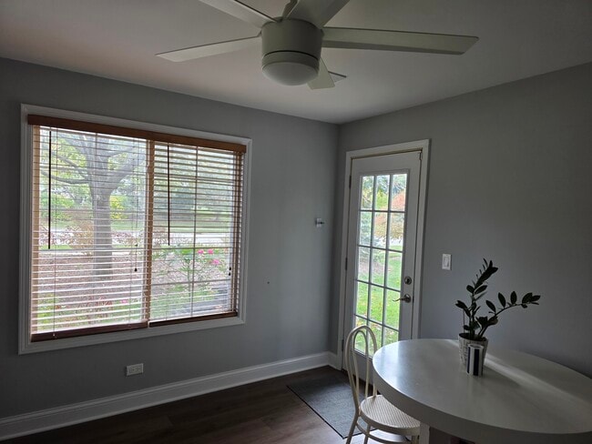 Building Photo - 1545 Thornfield Ln