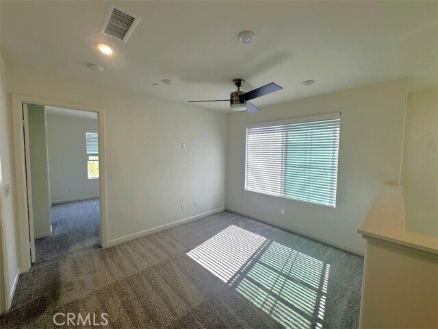 Building Photo - 1014 W Buttercup Ln
