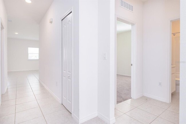 Building Photo - 566 Pawnee Ct