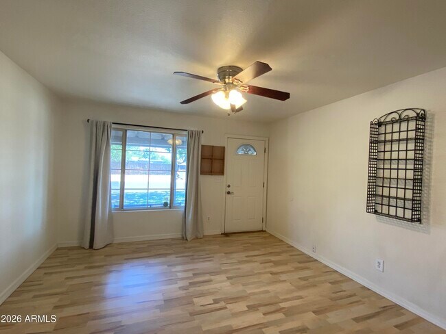 Building Photo - 6728 W Vogel Ave